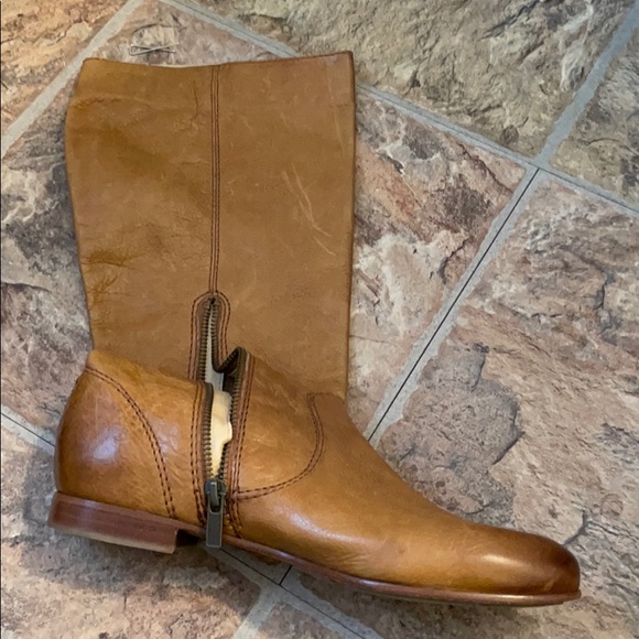Frye woman’s boots - Picture 2 of 6